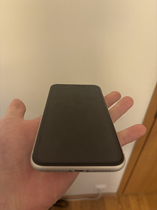iPhone xr (2 foto / 4)