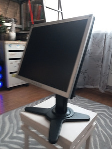 ViewSonic monitor (7 foto / 10)
