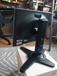 ViewSonic monitor (8 foto / 10)