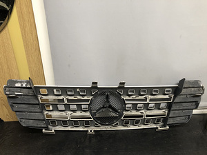 Grill Mercedes ML320 w164 (3 foto / 3)