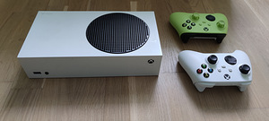 Xbox Series S 512GB + 2 Pulti (2 foto / 2)