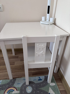 Laste laud, tool ja vaip (IKEA) (4 foto / 4)