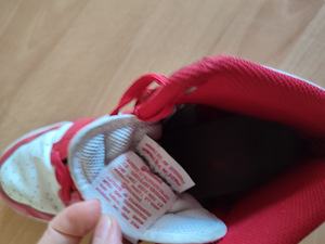 Кроссовки Nike (4 фото из 4)
