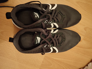 Кроссовки Nike (5 фото из 5)
