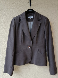 Ülikond, jakk ja seelik. Kostüüm, jakk, seelik.