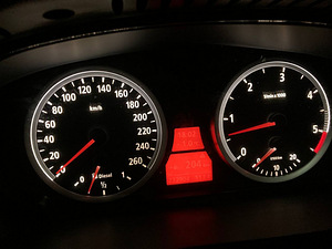 BMW 530d Palju lisadega (14 foto / 15)
