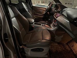BMW X5 (9 foto / 12)