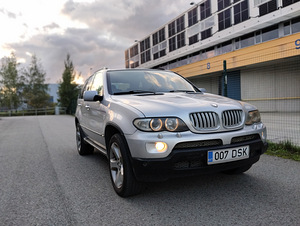 BMW X5 (1 foto / 12)