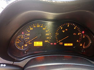 Toyota Avensis Executive 2.2 D (5 foto / 9)