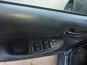 Toyota Avensis Executive 2.2 D (9 foto / 9)