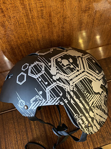 Новый велосипедный шлем для взрослого