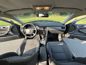 Audi A6 Avant 2.5 TDI 2002 (9 foto / 15)