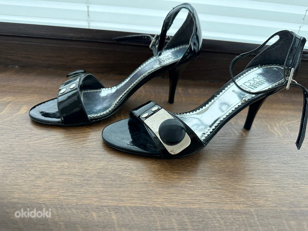 Женская обувь, босоножки на каблуке (фото #2)