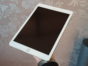 UUS HIND! Apple iPad Pro (9.7-inch) 2018 (1 foto / 7)