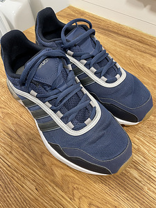 Adidas 44 (5 фото из 5)