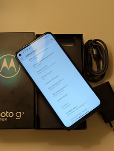 Motorola Moto G8 Power (5 foto / 10)