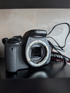 Canon EOS 600D+ EFS18-135mm (3 фото из 10)