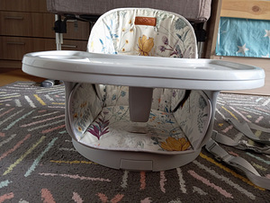 Детский бустер-стул MoMi Woodi (без длинных ножек) (9 фото из 10)