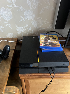 PlayStation 4 500gb (1 foto / 3)