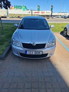 Skoda Octavia 2012 бензин (2 фото из 7)