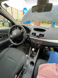 Renault Fluence 1.6i (4 фото из 15)