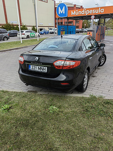 Renault Fluence 1.6i (9 фото из 15)