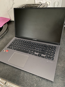 Asus Ryzen 3 /12gb ozu DDR4/256 ssd/Radeon Vega 8/sülearvuti (4 foto / 10)