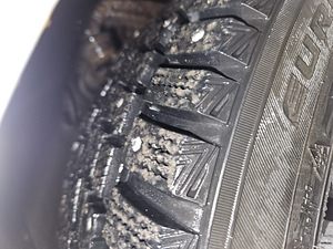 Pirelli R17 225/45 M+S 4 штуки (7 фото из 7)