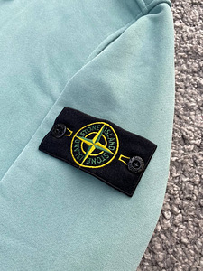 Lukuga kapuutsiga pusa Stone Island | Kampsun (6 foto / 9)