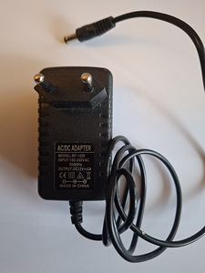 DC адаптер 12V 2A (1 фото из 1)