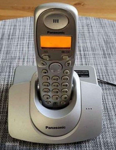 Настольный беспроводной телефон Panasonic KX-TG1100 серебрис