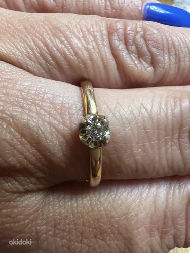 Золотое кольцо с бриллиантом (фото #1)