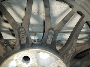 Диски Dotz 9.5j19 плюс летние шины 285/40R19 (6 фото из 8)