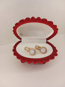 Серьги из нетемнеющего металла (2 фото из 10)