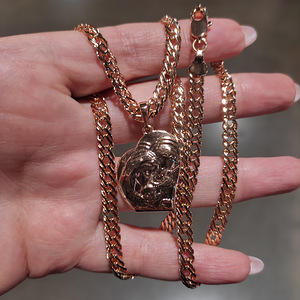 Ketid, ristid, amulett valmistatud mittetumenevast, hüpoallergeensest (7 foto / 10)