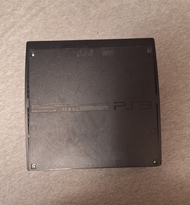 PS3 Slim (2 foto / 2)