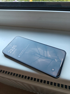 Nothing Phone (2) 12/256Gb (2 foto / 5)