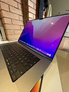 MacBook Pro (16 дюймов, 2021 г.) (3 фото из 4)