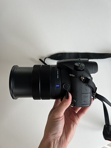 Sony RX10 III kompaktkaamera (3 foto / 6)