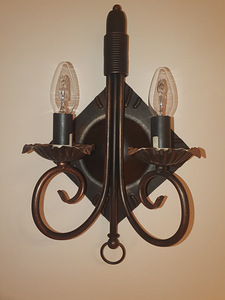 Светильник, подсвечник в стиле средних веков.
