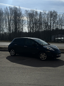 Nissan Leaf 2013 (2 foto / 6)
