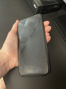 iPhone XR 128gb (1 foto / 4)