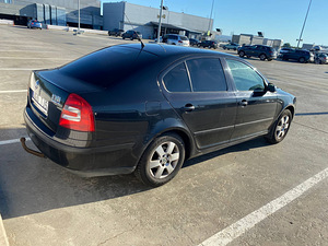 Skoda Octavia 2008 2.0 автомат (4 фото из 10)
