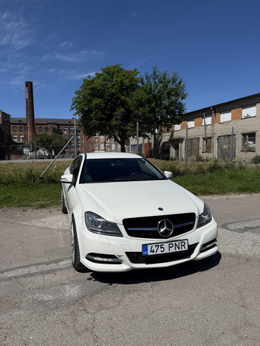 Продам Mercedes Benz C 2.2 d