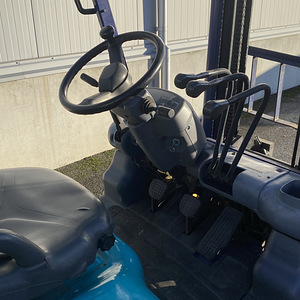 Komatsu FD25T-14 Diiseltõstuk (5 foto / 6)