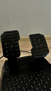 Игровой руль Thrustmaster T150 (6 фото из 9)