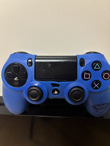 PlayStation 4 (500 GB) + pult + 3 mängu (hind kokkuleppel) (2 foto / 6)