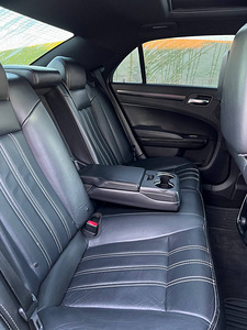 Chrysler 300s AWD (10 foto / 12)