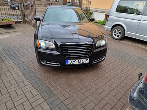 Chrysler 300s AWD (12 foto / 12)