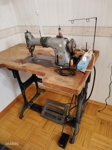Швейная машинка (фото #1)